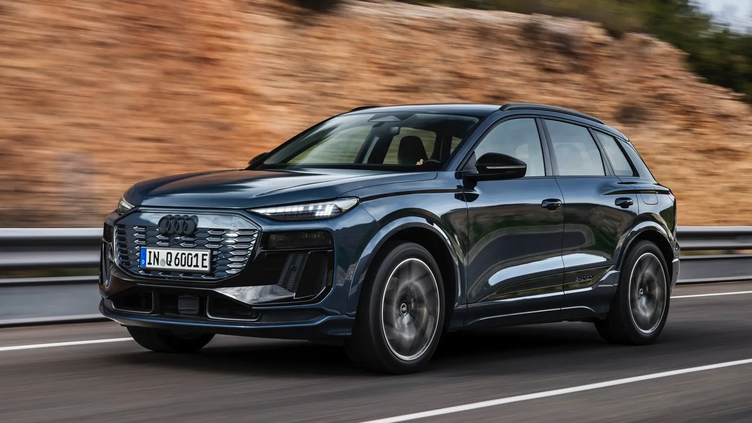 Auto Audi Q6 e-tron quattro