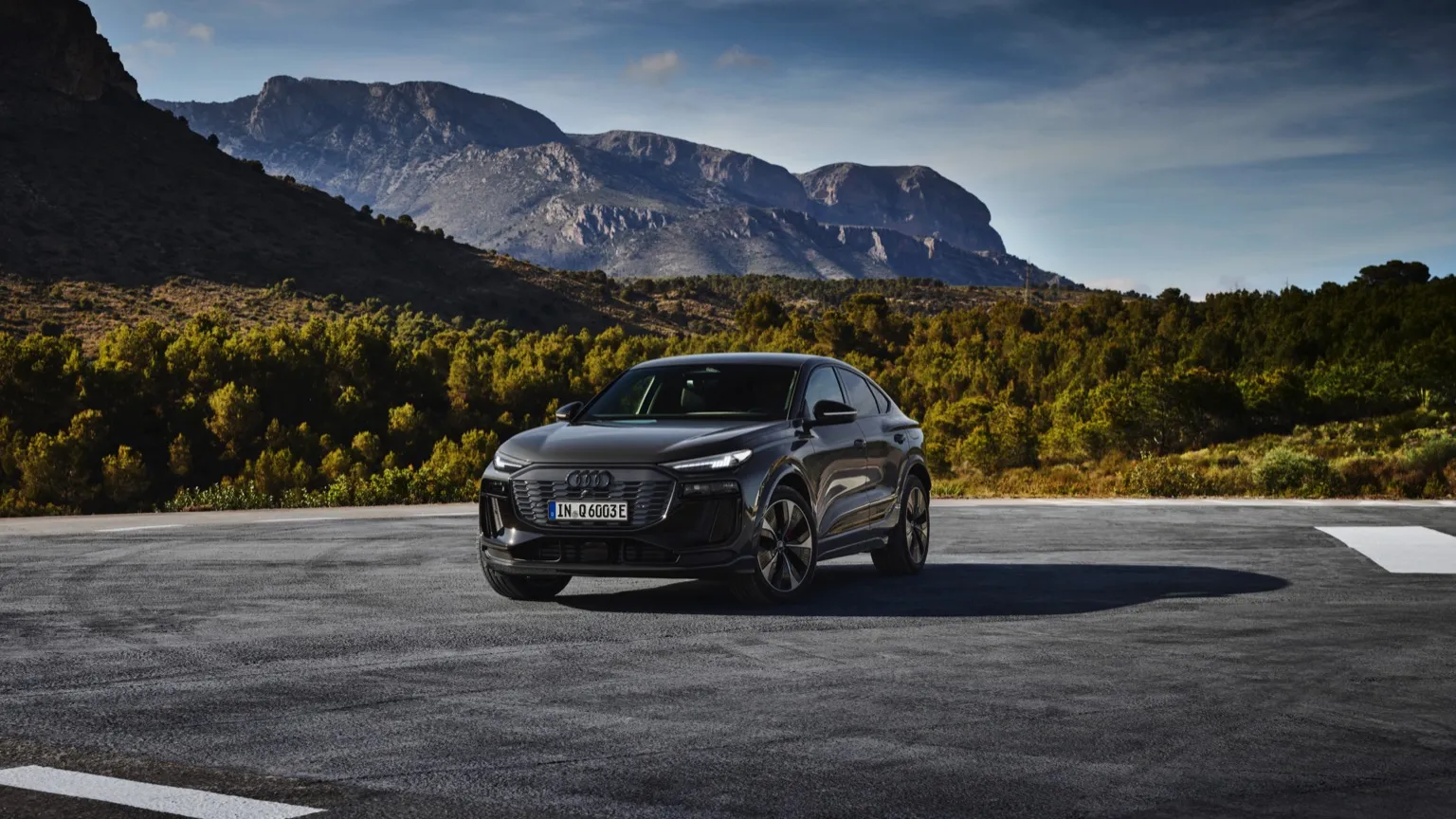 Auto Audi Q6 e-tron Sportback quattro