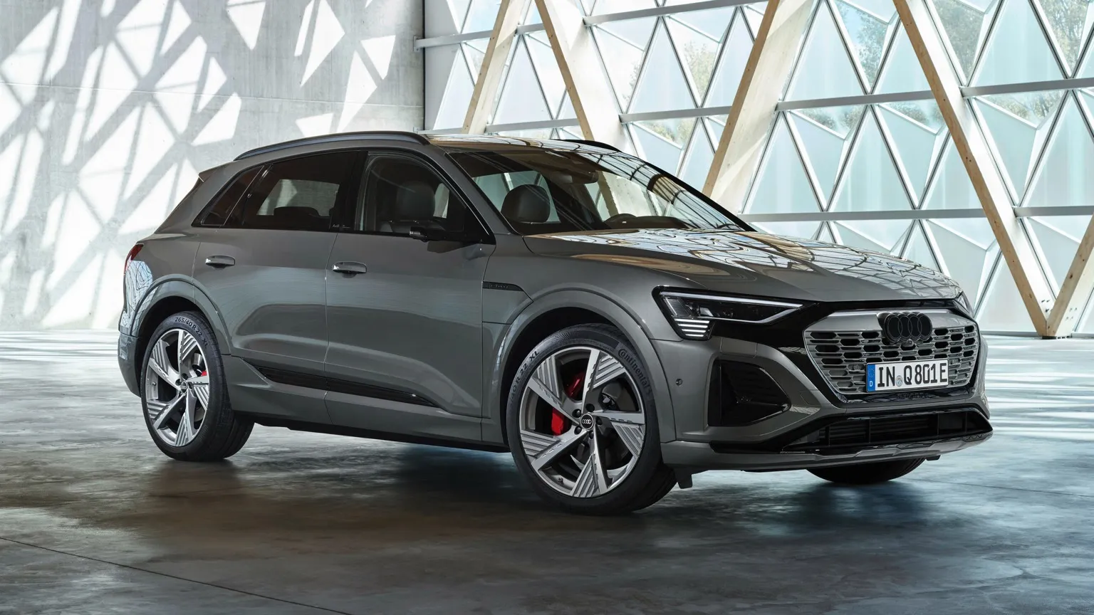 Auto Audi Q8 e-tron 50 quattro