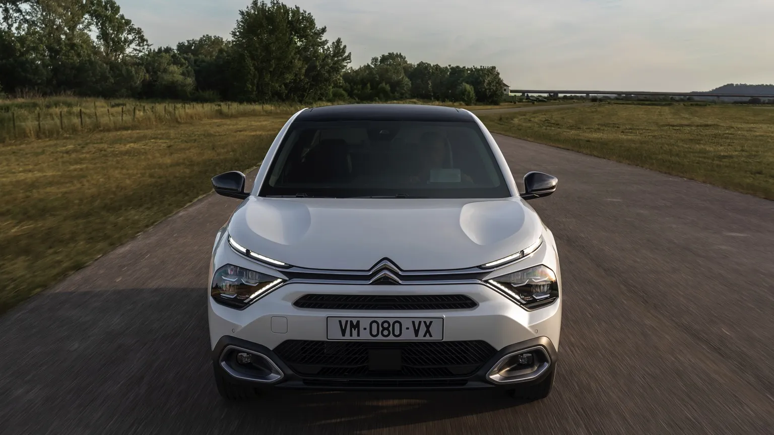 Auto Citroën e-C4 X 