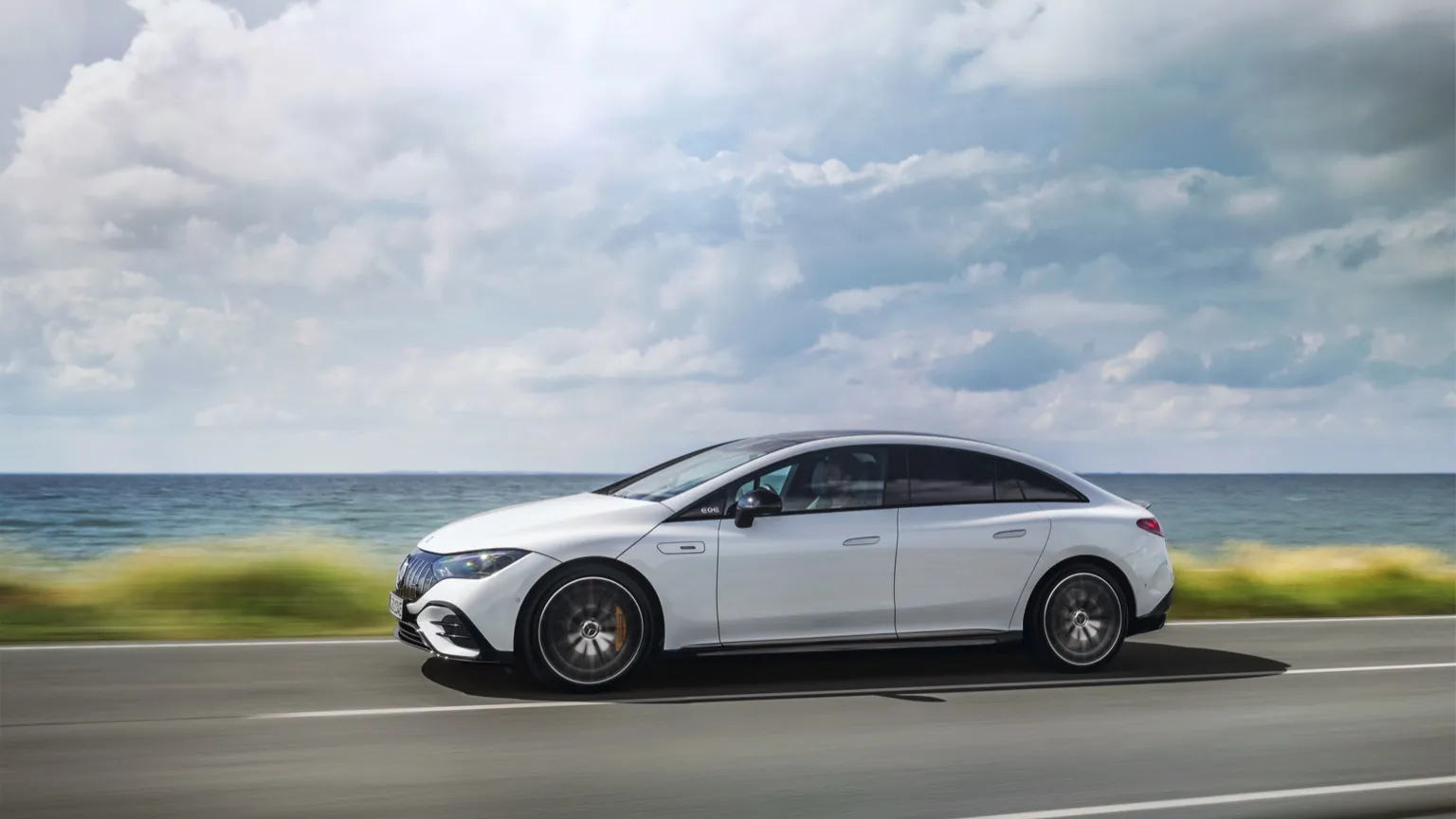 Auto Mercedes-Benz EQE AMG 53 4MATIC+