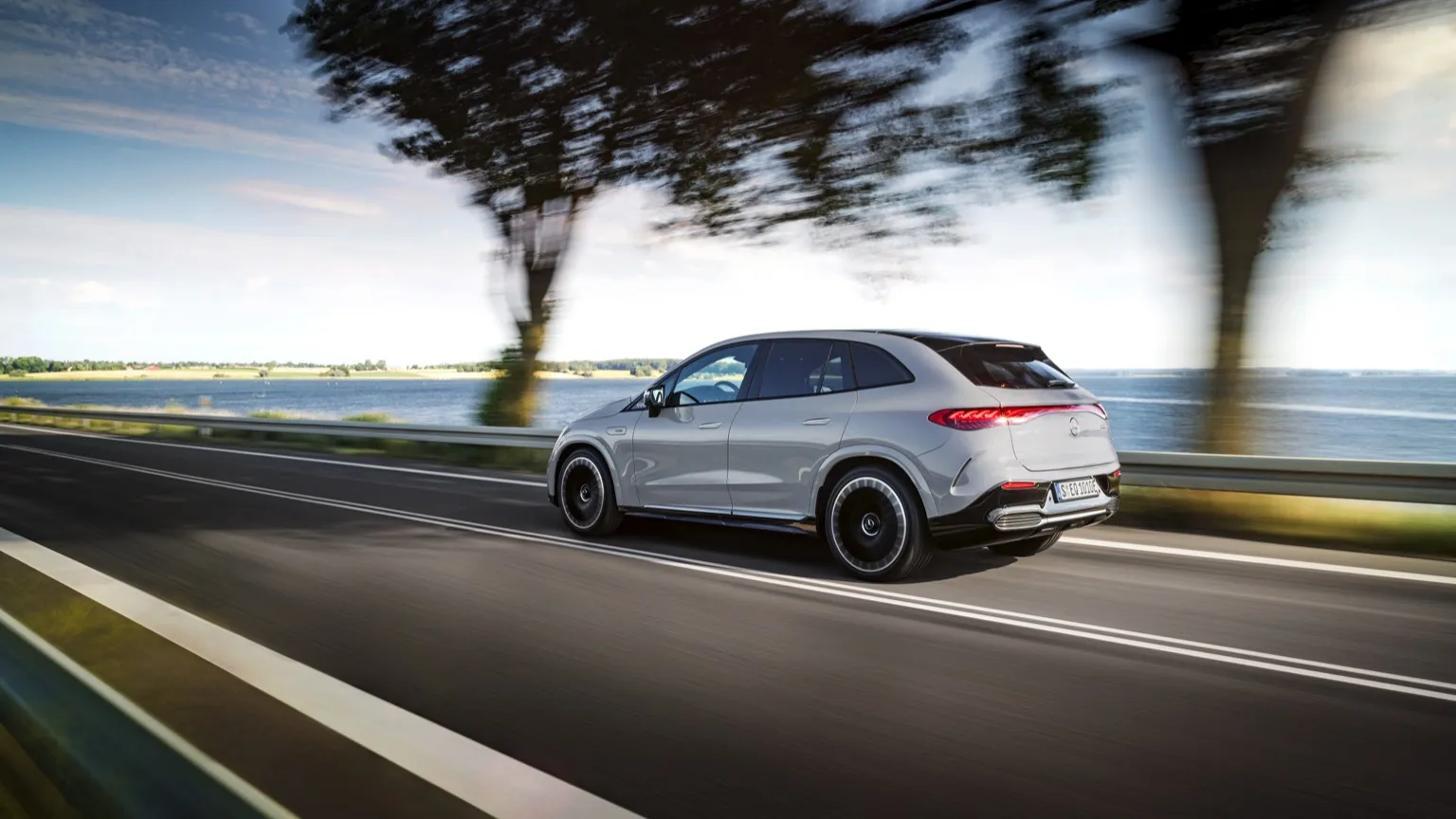 Auto Mercedes-Benz EQE SUV AMG 43 4MATIC