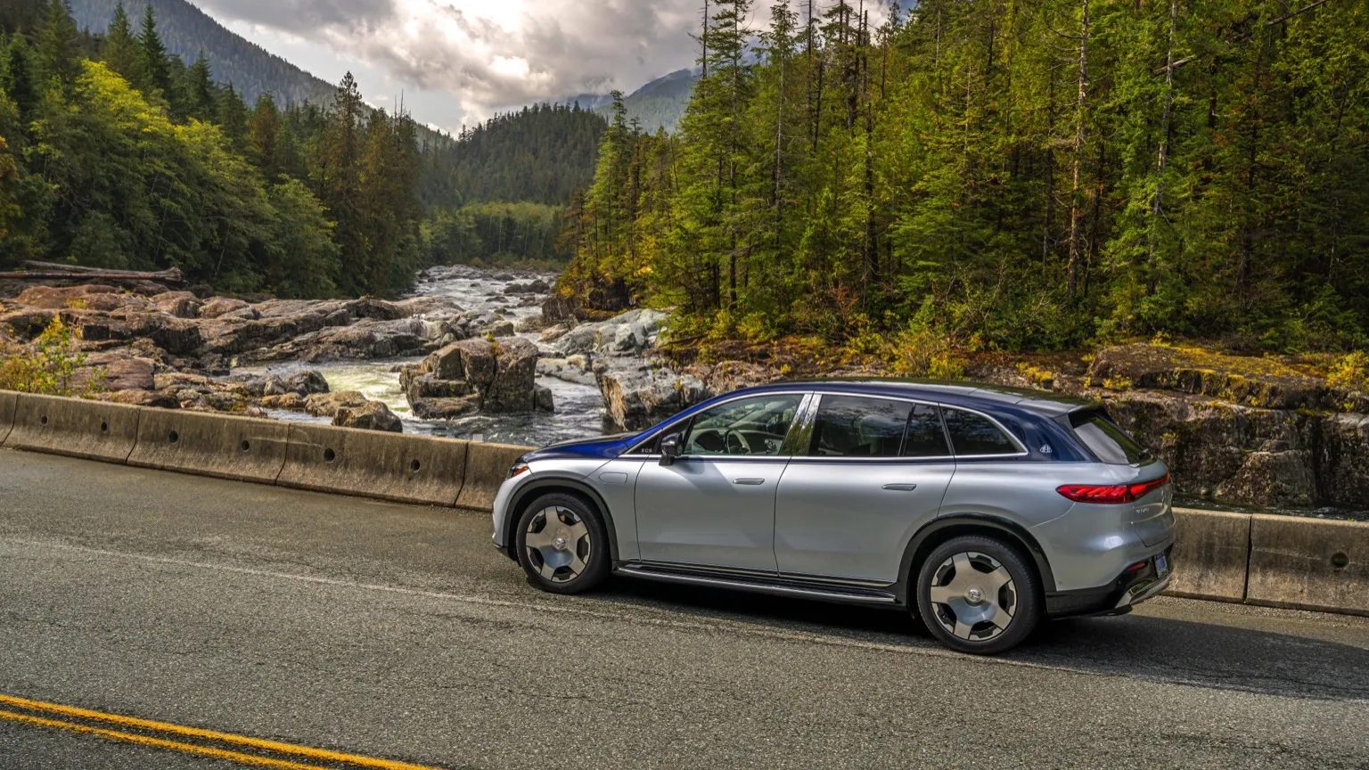 Auto Mercedes-Benz EQS SUV Maybach 680