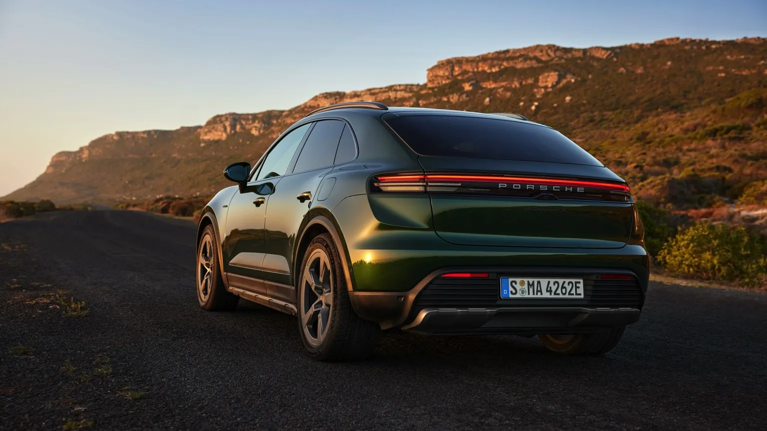 Auto Porsche Macan 4S Electric