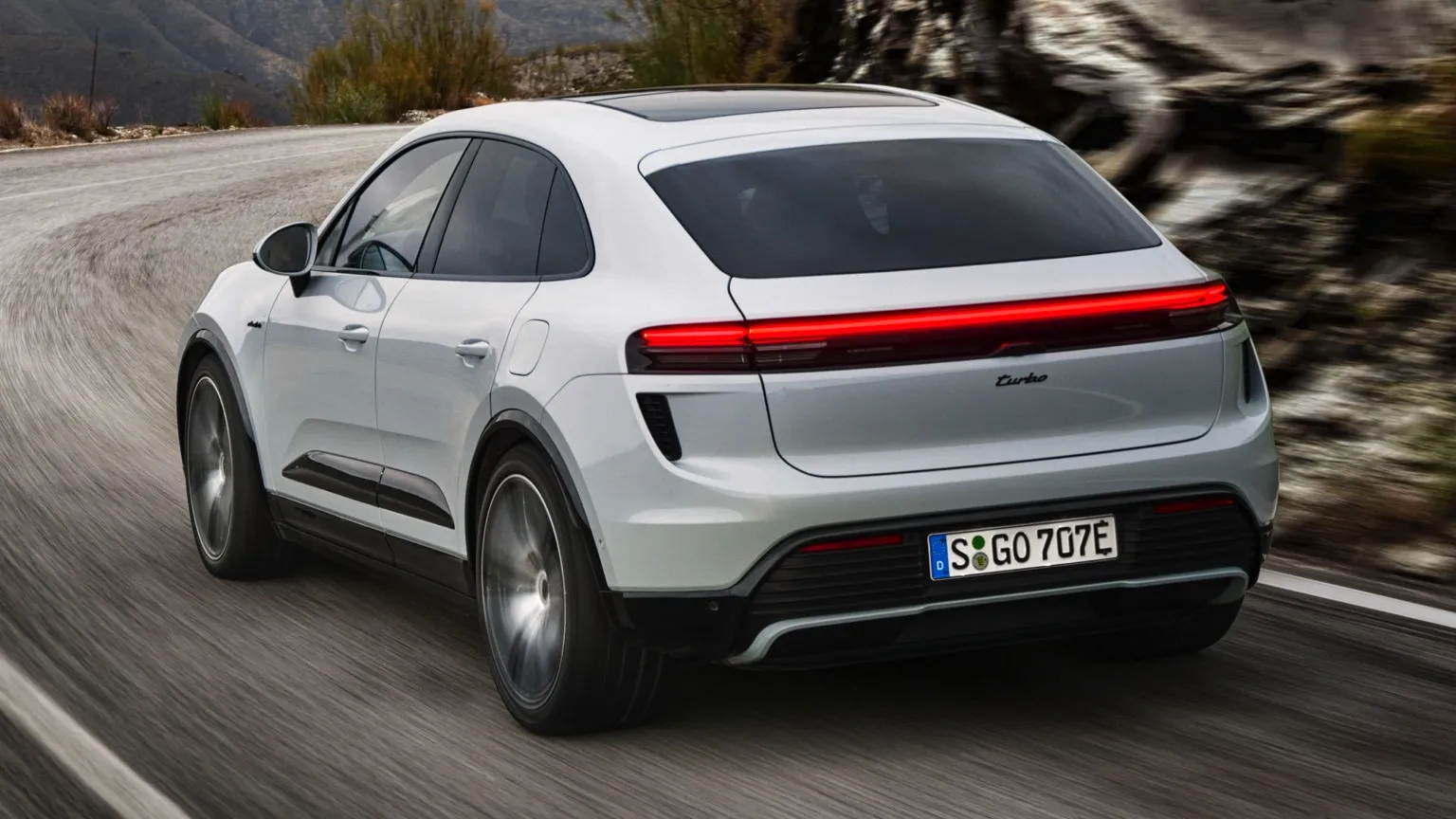 Auto Porsche Macan Turbo Electric