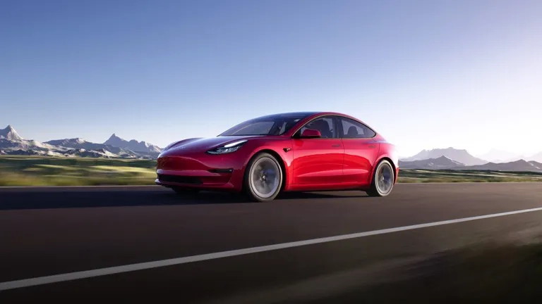 Auto Tesla Model 3 Long Range RWD