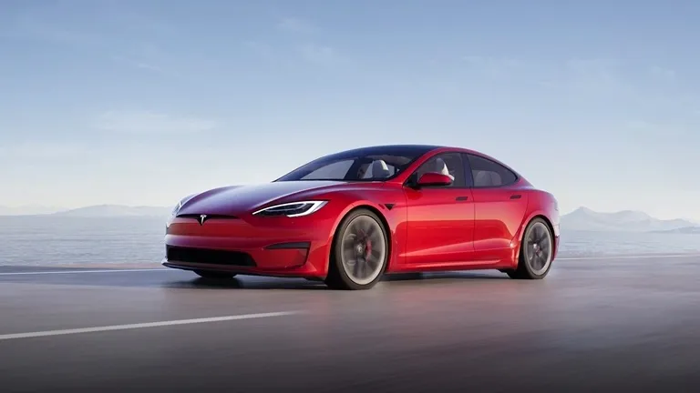 Auto Tesla Model S Plaid