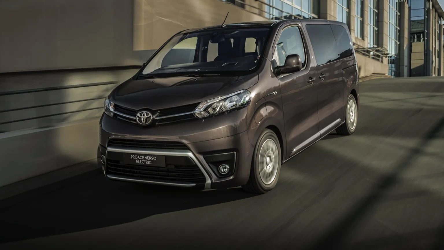 Auto Toyota PROACE Shuttle L 75 kWh